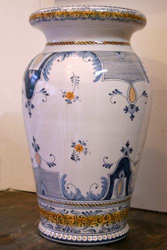 Earthenware pot