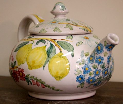 Tea pot