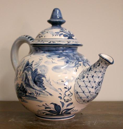 Tea pot
