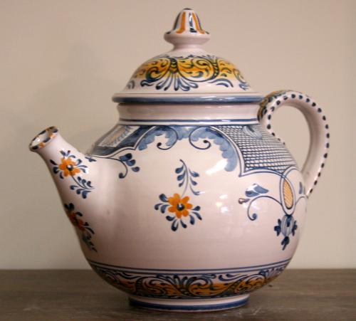 Tea pot