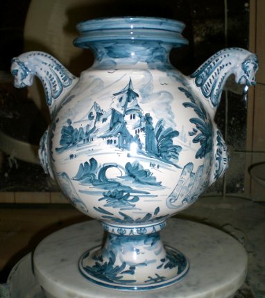 Pharmacy vase: hydria