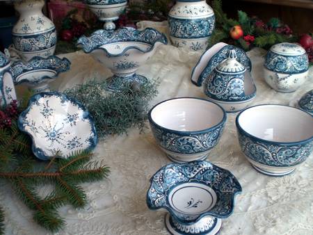 Table set of decorated majolica