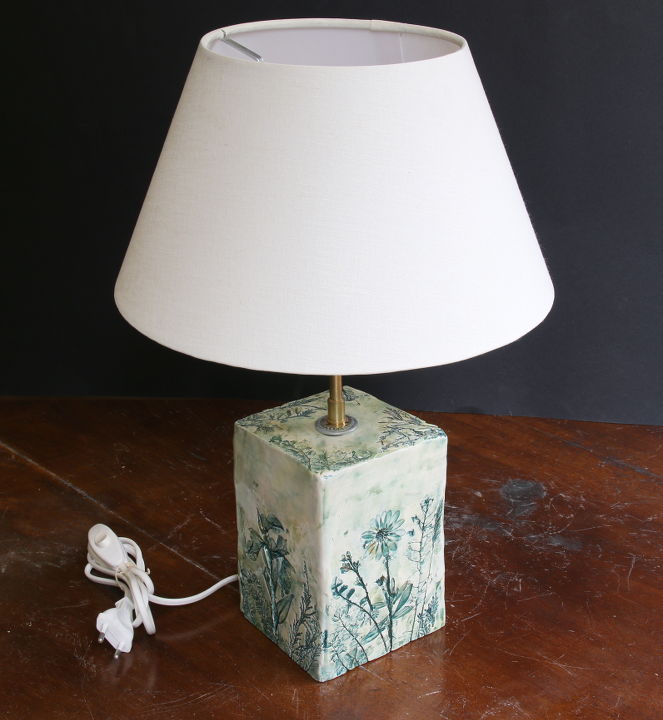 Table lamp